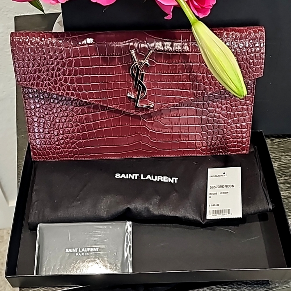 Saint Laurent clutch in burgundy